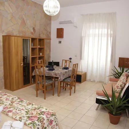 Apartment Casa Fiorita Syracuse
